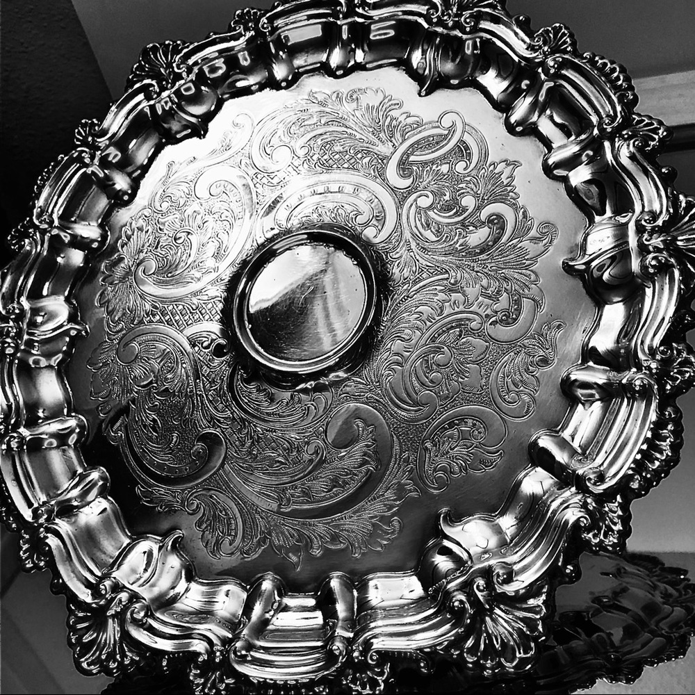 Antq WM Rogers English Shell silver plate round Chippendale tray eagle star mark